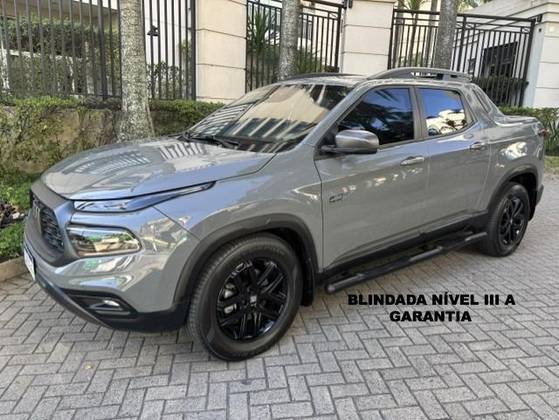 FIAT TORO 2.0 16V TURBO DIESEL ULTRA 4WD AT9 FIAT TORO 2.0 16V TURBO DIESEL ULTRA 4WD AT9